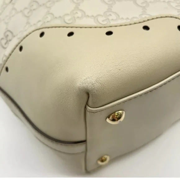 Authentic GUCCI Guccissima Leather Horsebit Off White Shoulder Bag - Picture 10 of 17